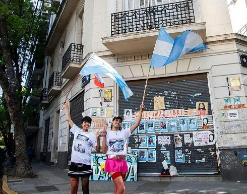 Cristian y Lucas, las caras del colectivo LGBT+ contra el fascismo