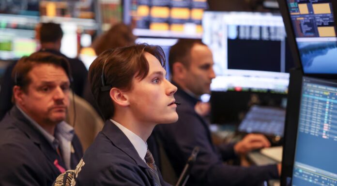 Cayeron las acciones y los bonos argentinos y subió el riesgo país, atados al efecto Brasil
