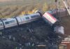 Choque de trenes en España: perros entrenados buscan restos humanos entre los vagones