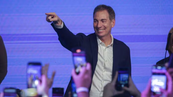 el-primer-dia-de-santilli-reunion-de-gabinete-cumbre-con-los-menem-y-postergacion-de-la-jura-NCUCN2AKLFHB7HECDGPQL54LVI (1)