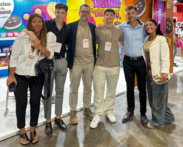 en-la-empresa-familiar-trabajan-jose-perez-sus-hijos-gabriela-marcela-y-juan-y-sus-nietos-facundo-y-matias-foto-delicias-de-la-nonna-YUDJ4PVXINDJDIIJAEWBVHKKJE