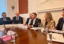 El Gobernador mantuvo reuniones en París para atraer nuevas inversiones a Corrientes