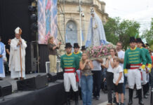 Procesión y misa central de la Virgen del Rosario