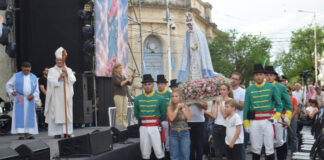 Procesión y misa central de la Virgen del Rosario